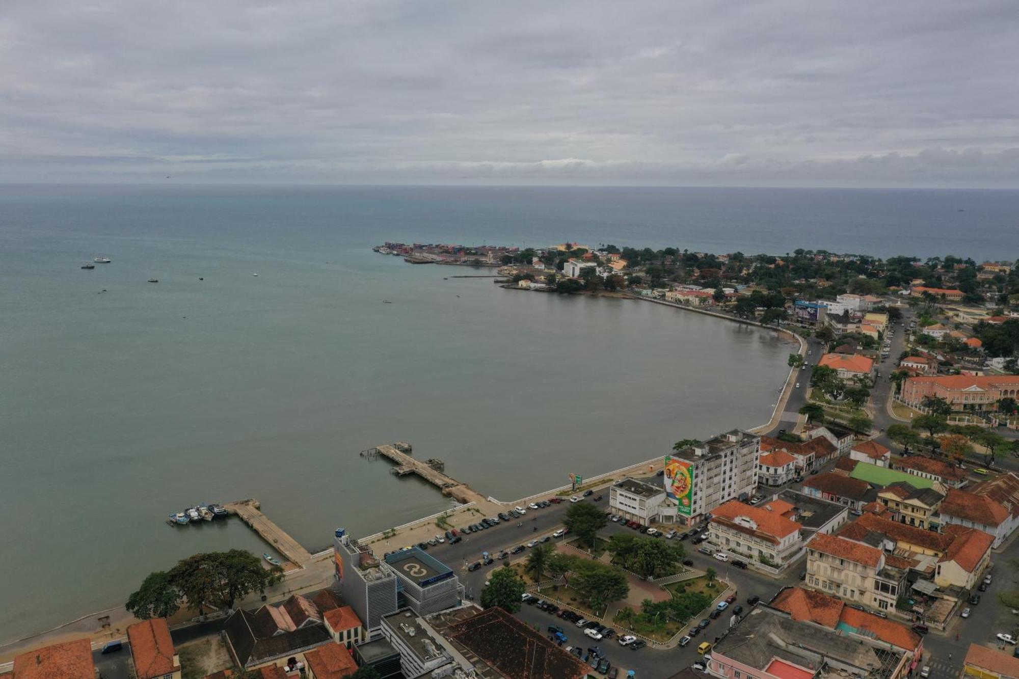 Residencial Avenida Geovanni Sao Tome Luaran gambar
